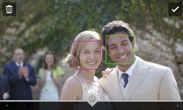 Fitur Timeshift akan mengenali wajah wajah yang ada di foto