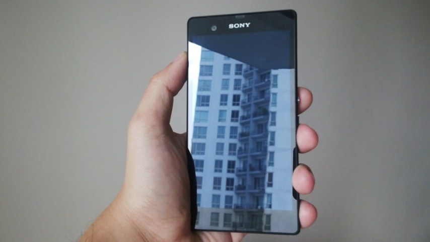 Permukaan depan, seperti kaca