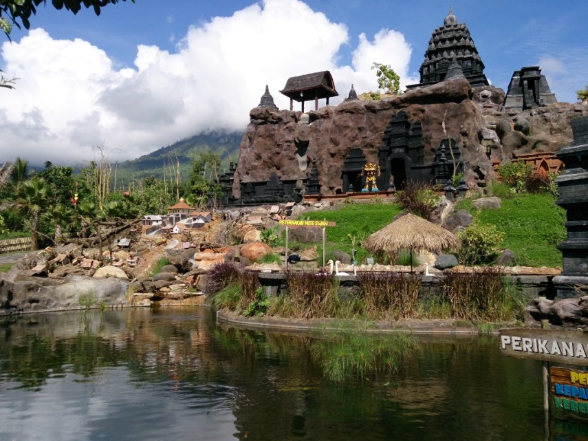 Melihat sesuatu yang aneh?