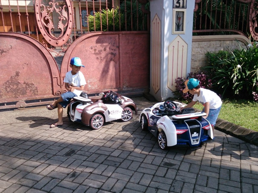 Pak Polisi, tangkap mereka!