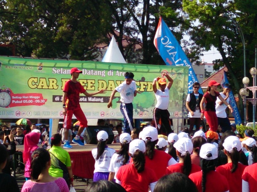 Ada yang Harlem Shake juga di sana