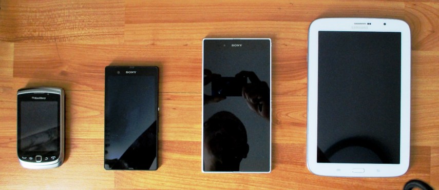 Kiri-kanan: BB Torch, Xperia Z, Xperia Z Ultra, Galaxy Note 8