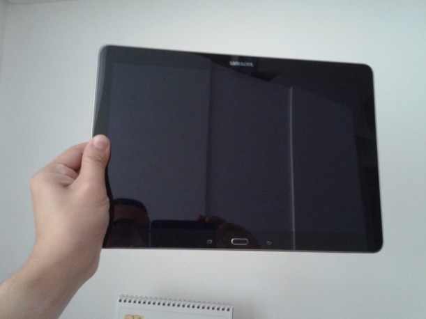 Percaya deh, jangan dipegang satu tangan kelamaan