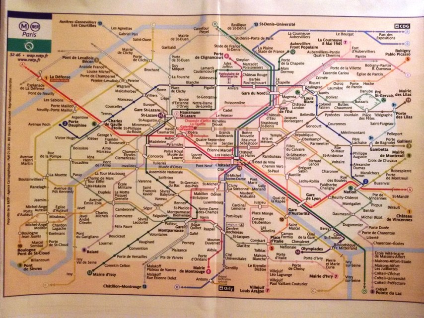 Peta jaringan Metro Paris yang sangat ekstensif. Kamu beneran bisa ke mana aja naik Metro.