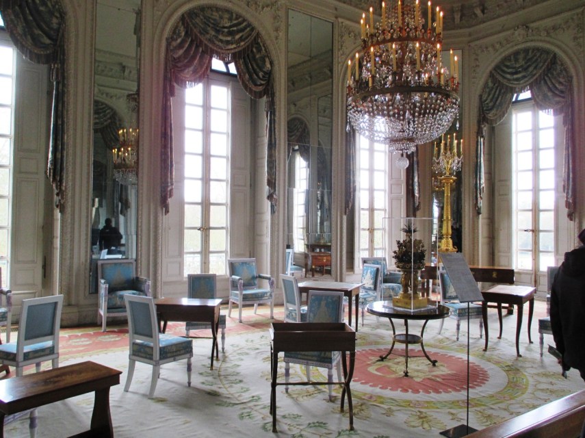 Ruangan di rumah musim panas ini disebut ruang kaca