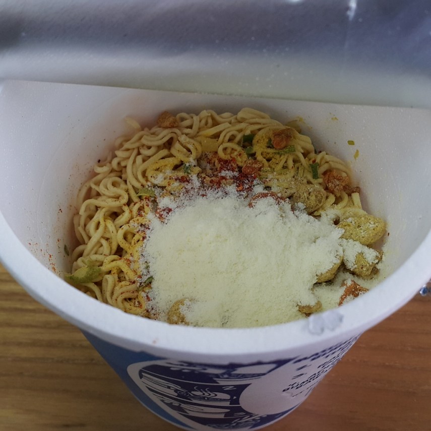 Susu bubuk sudah bergabung dengan teman2nya